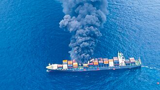 旺春輪火勢控制 拖離印度海岸線