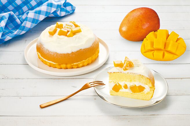 全新「生乳奶盖波士顿-芒果」把新鲜爱文芒果与北海道奶霜藏在蓬松柔软的波士顿蛋糕中，是一款兼顾视觉与味觉的美味蛋糕。（亚尼克提供）