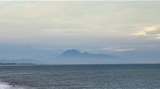 台東雨後現「海上仙山」奇景 氣象站揭成因