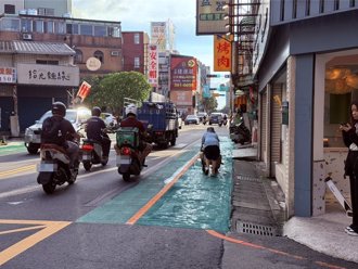 八德「人行道縮水」引爆民怨 挨批人本開倒車