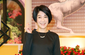 陸元琪才遭列警示帳戶！怒斥「賣黃牛周邊」指控：GD手燈不接單了