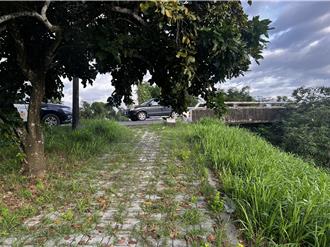 屏東命案！ 老翁陳屍高樹廣興大橋左側堤防工程車旁