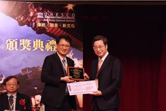 榮獲保生醫療奉獻獎 高醫居家靜脈營養照護「暖」到心坎裡