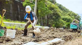 120年歷史貢寮國小 志工公益修繕 學生告別積水校園