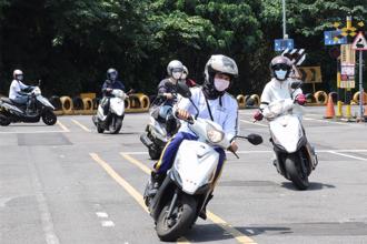 暑假來臨防交通事故 侯友宜促機車考駕訓合一制度入法