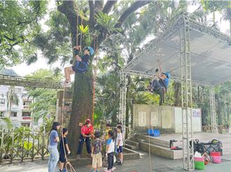 汐止東山國小攀樹體驗 小勇士挑戰自我