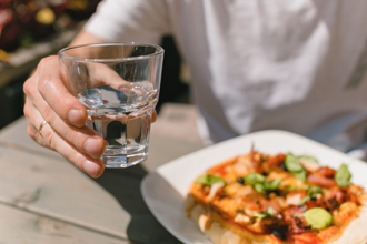 吃饭喝水不会影响消化 医推1喝法 排便更顺畅