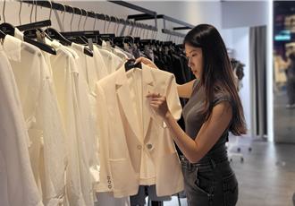 毕业季抢攻消费！百货推美妆回馈与谢师宴优惠 小资族最爱