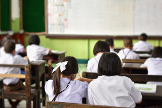 小孩念「公立或私立」中學哪個好？名醫：這類學校能上就去讀