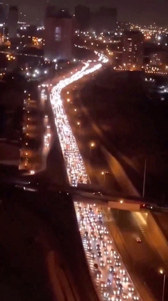 影》川普1句話讓伊朗首都湧逃難車潮 居民悲憤：能去哪？