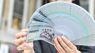 新台幣強升 台股陷多空論戰