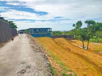 淡水 疑高溫中暑 7旬翁倒臥田間亡