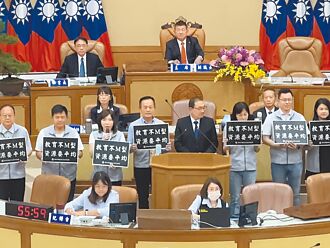 雙語教學、城鄉差距 侯允檢討