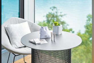 夏季溫泉假期 房內慵懶賞湖景