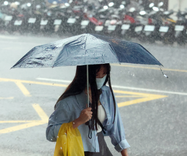 氣象署發布大雨特報。（示意圖／資料照）