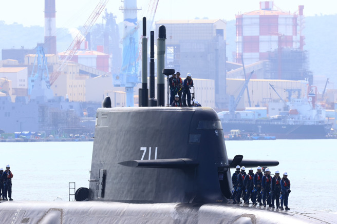 海鯤號上午出港首度進行海上測試。（圖／Tony Yueh提供）