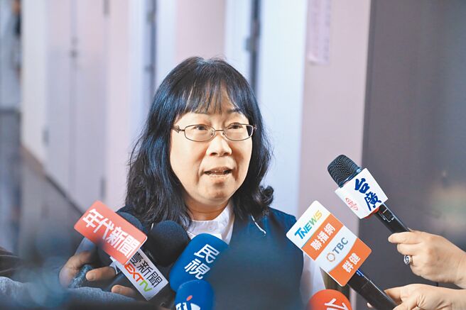 台中市府社会局长廖静芝16日指出，已联繫上黄男父亲，他愿意交出孩子的出生证明等相关资料。（陈淑娥摄）