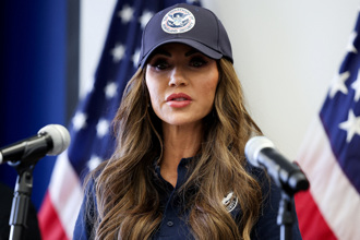 川普移民政策執行者   國土安全部長驚傳送醫