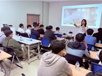 不只上课！贾桃乐实习计画  学生先进企业参访再实习