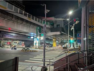 新北大漢橋直行、右轉燈號不清 駕駛易誤判 交通局將調整