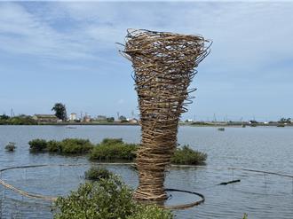 6公尺高《成龍御風》暴雨中斷腰！修復完成再現雲林濕地之美