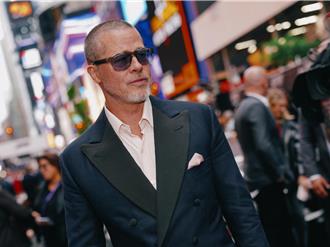 小布首映甜牽小29歲女友 《F1電影》炸出胸肌再秀熟男魅力