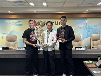 張善政盛讚璞園領航猿奪冠 陳信安：明年會繼續加油