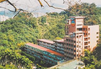 学生超收争议！东山高中国中部2任校长涉诈欺 各交保20万元