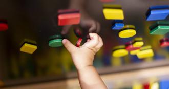 2歲幼童突不適狂哭鬧 醫見腸胃有33顆磁鐵險喪命