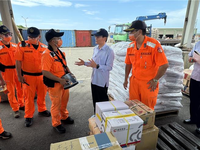 海巡署署長張忠龍18日親赴金門督導相關聯檢勤務。（于家麒攝）