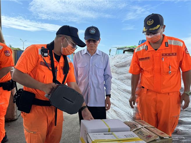 海巡署署長張忠龍18日親赴金門督導相關聯檢勤務。（于家麒攝）