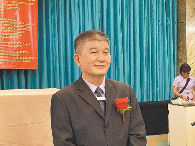 兴富发董事长曹渊博说，今年业绩重点就是下半年，力拚全年完工量超过400亿元。图／蔡惠芳