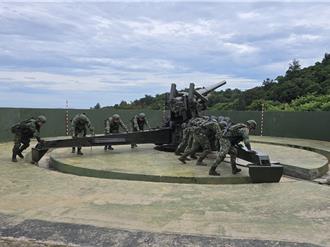 10分鐘出動！馬防部官兵演練航道封控火砲機動轉向操演