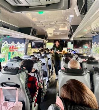 空難倖存空姐加入賴瑞隆團隊　改披綠袍再戰鎮港區議員