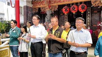 林右昌台東參拜挺罷免 批黃建賓「跟著傅崐萁學壞了」