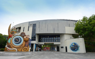 才開半年！南瀛天文館極光展玻璃遭掰斷 小編沉痛喊話「快自首」