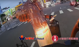 高雄怪汉路口讨「碰拳」　遭拒呛「不放你走要杀你」 警方要查了