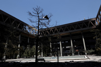 影》以军炸伊朗电视台总部 烧到剩空壳！副控室瞬间现场曝光