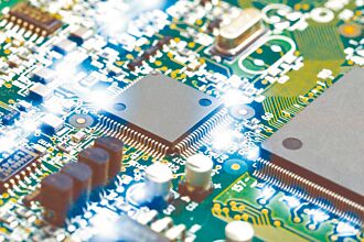 併購發酵 精成科Q2營收看增8成