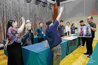 金犢獎尬AI 學生作品變商機