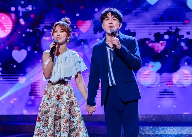 翁鈺鈞（左）、許志豪搭檔演出。（中視提供）