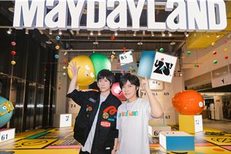 五月天驚喜宣布大巨蛋加碼1.2億！阿信、怪獸親帶粉絲導覽