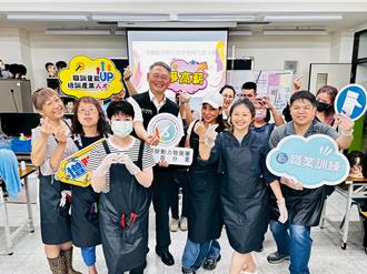 告別主婦生活！新住民靠職訓課程習美髮技能 重拾自信人生