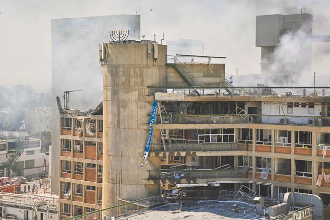 伊朗飞弹击中以色列医院。图／美联社