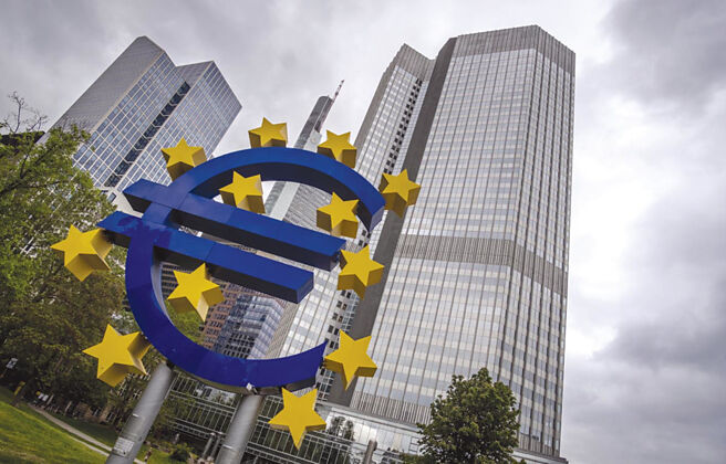 实际匯率很少与购买力平价完全吻合，欧元兑美元的匯率是长期偏离PPP的理论匯率。图／美联社