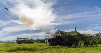 21砲1營基地實彈射擊 強化支援效能