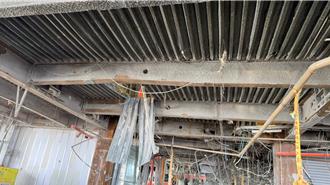 台中新光三越修復工程出包！鋼承板掉落 工人嘆：硬著頭皮做