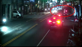 寵物犬衝出馬路遭撞死 女騎士受傷送醫！飼主慘了