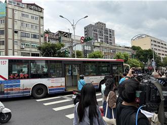 停車比讚挺罷團  公車司機慘了！業者：至少記過以上處分