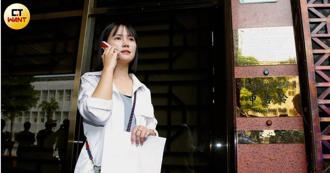 民眾黨發言人吳怡萱宣布新身分！懷「吳花果」4個月 年底升格人母